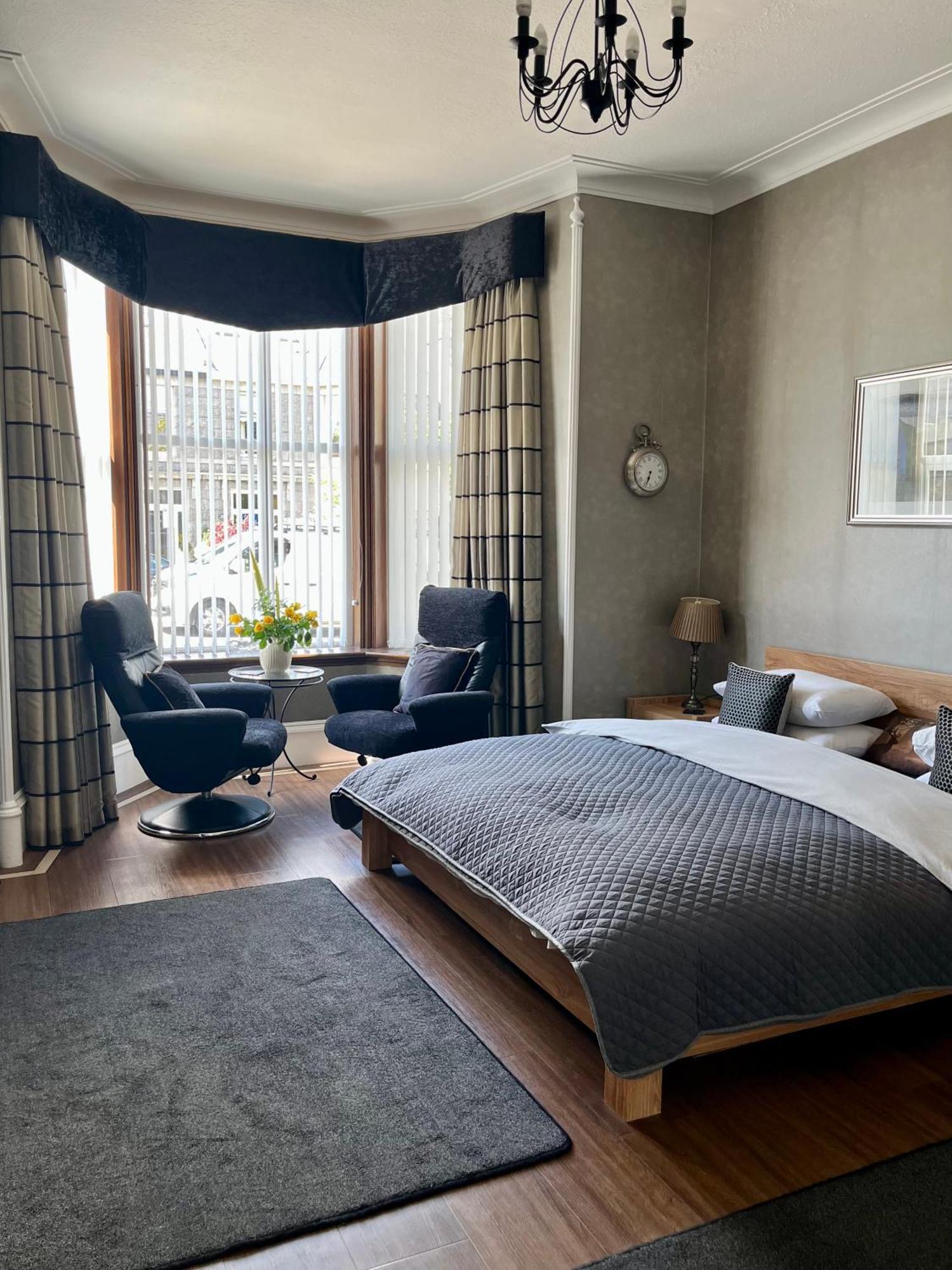 Hannahs 3* Aberdeen